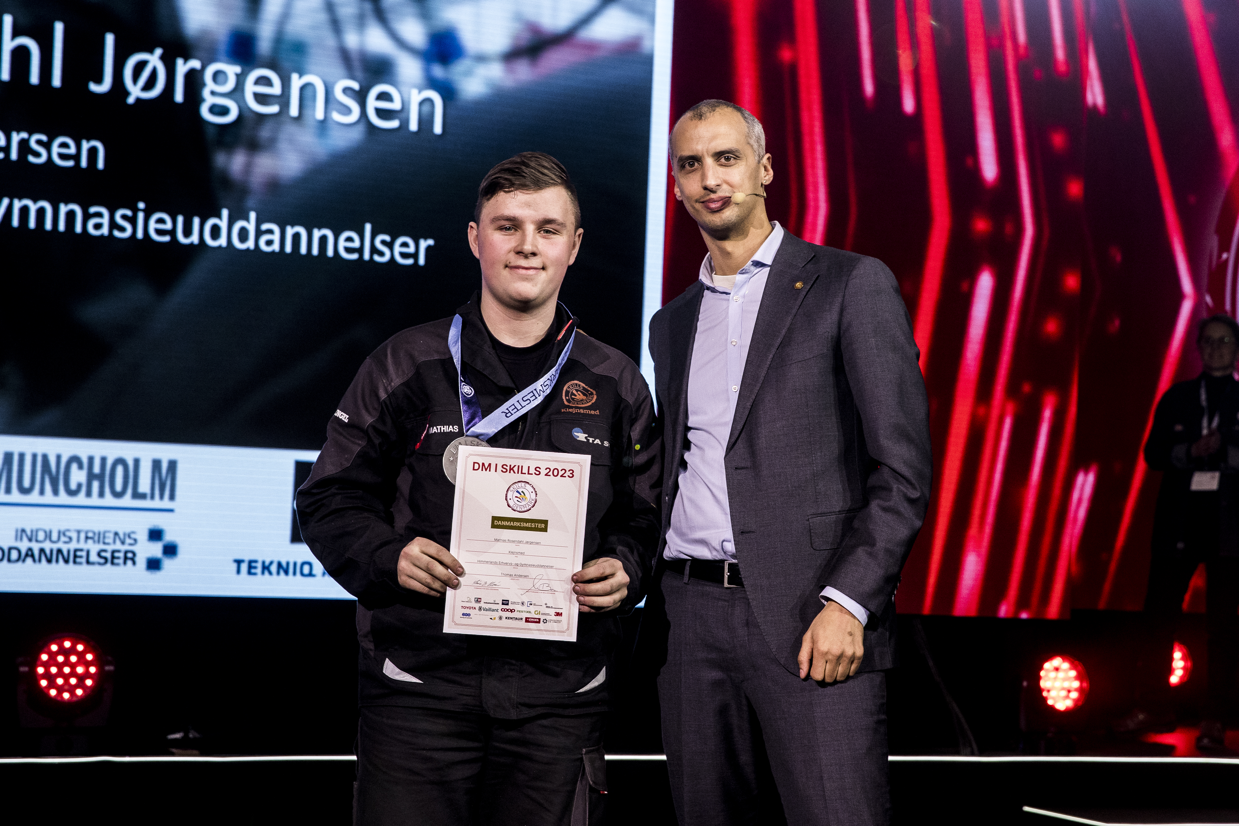 Mathias er Danmarks bedste klejnsmed